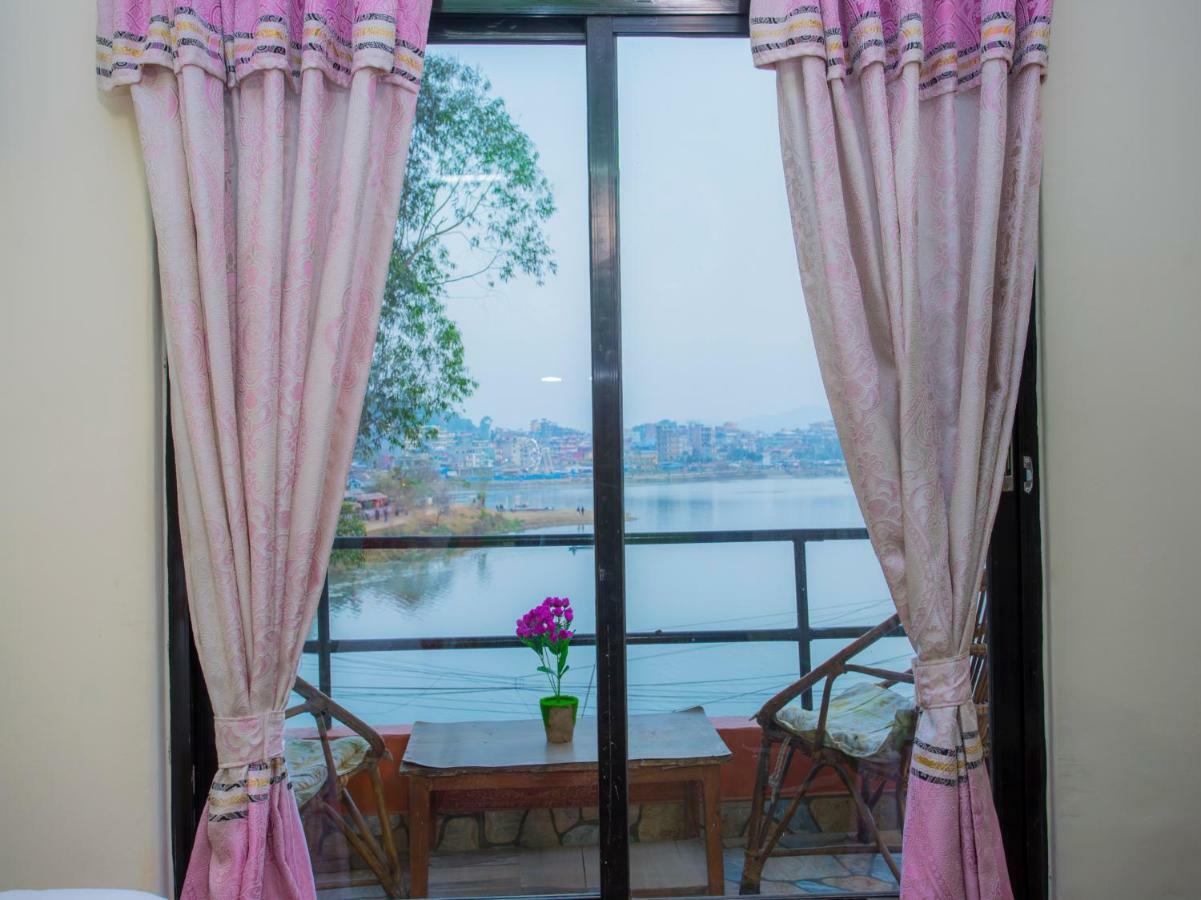 Hotel Fewa Corner & Restro Похара Екстериор снимка