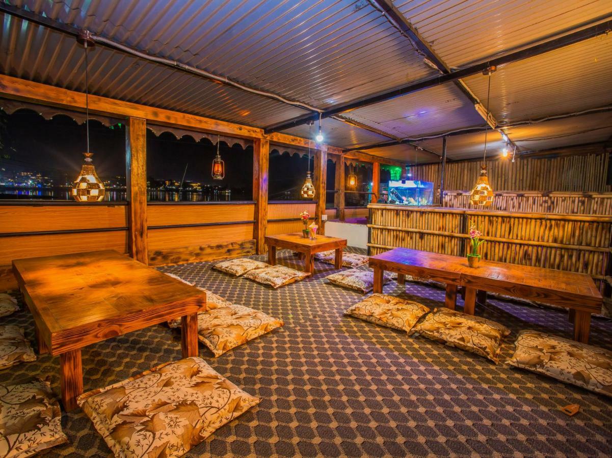 Hotel Fewa Corner & Restro Похара Екстериор снимка